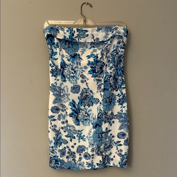 That’s So Fetch Floral Strapless Dress in Blue and White Size US 8 - Picture 1 of 4